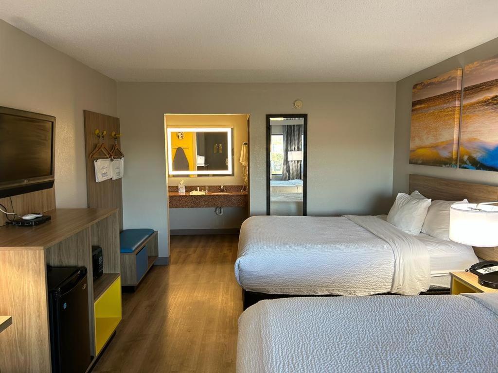 Days Inn By Wyndham St George St. George Esterno foto